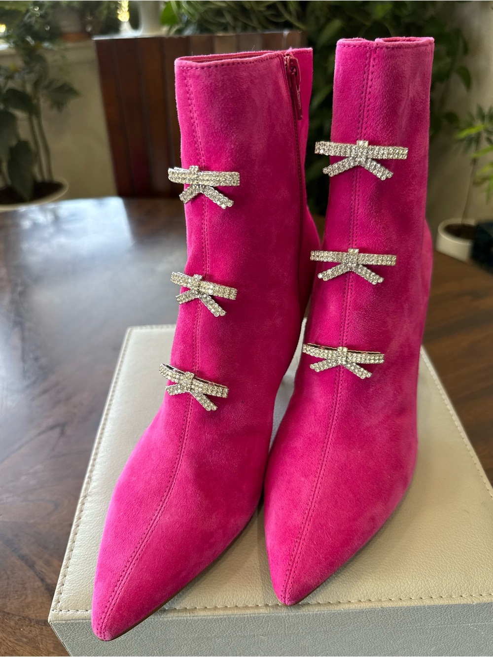 Gianni Bini Dalton Suede Rhinestone Bow Detail Dress Booties Size 8.5 Pink